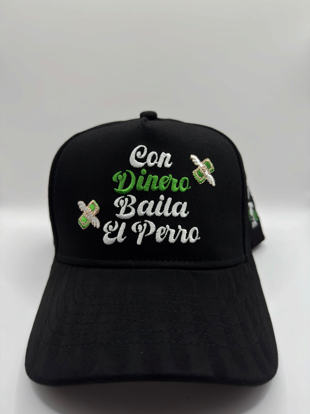 DINERO BAILA EL PERRO